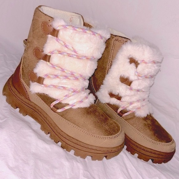 NWOT Carter’s Ariella Faux-Fur High-Traction Lug Sole Little Kids Winter Boots - Picture 2 of 16